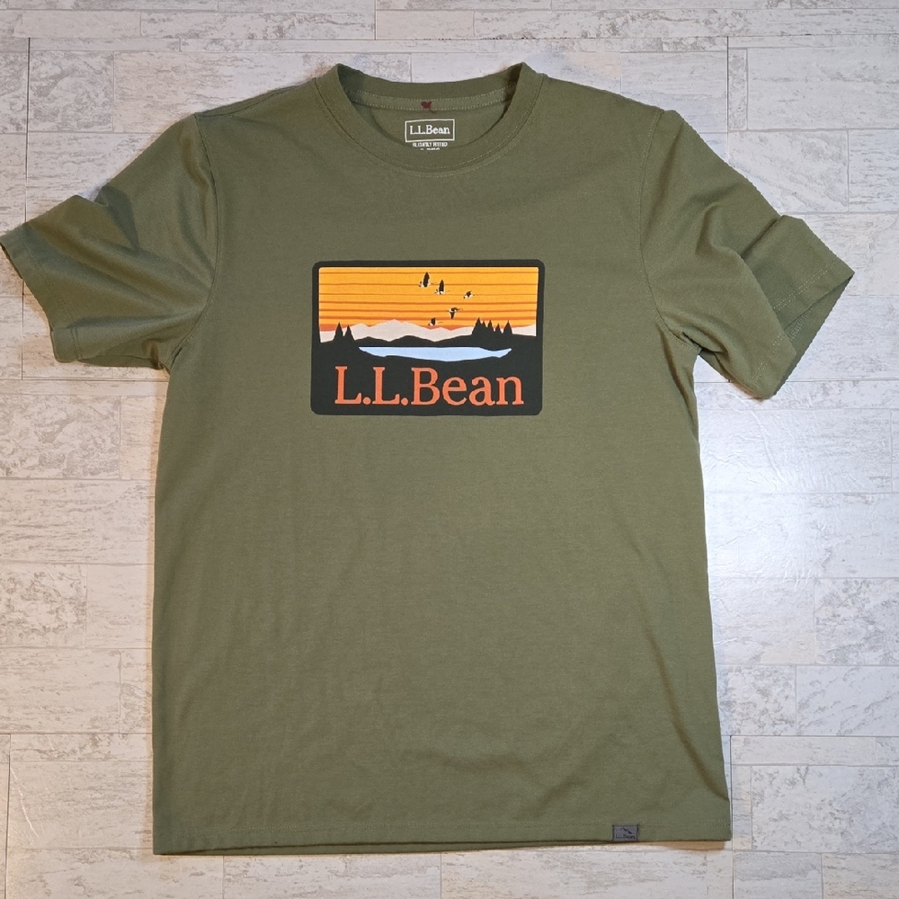 L.L. Bean Graphic T-Shirt Size Small Mens Or Womans Medium